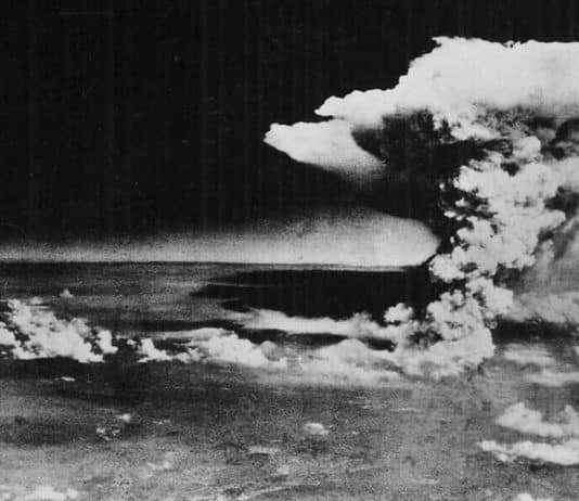 Une tempête de feu qui a englouti Hiroshima le 6 août 1945