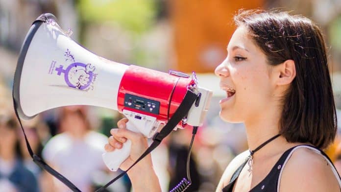 dans la tête des femmes : préoccupations, attentes et rapport à la politique et au féminisme